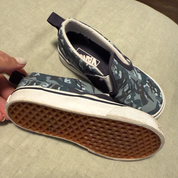 Vans Shark Pattern - Picture 3 of 6